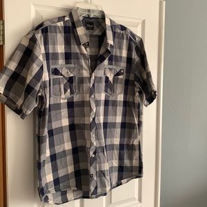 XL Men’s short sleeve button down shirt